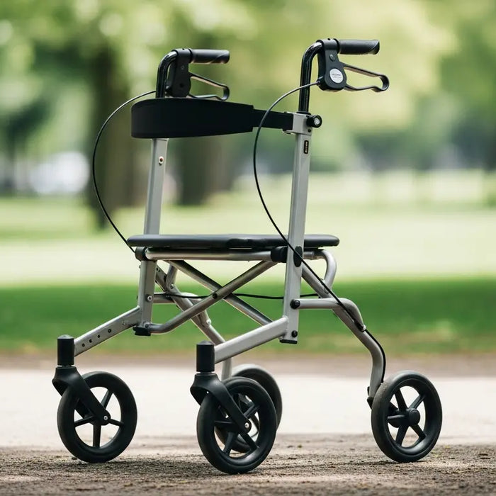 Déambulateurs et Activités : Comment Choisir pour votre Sécurité en 2026 - déambulateur, rollator, cadre de marche