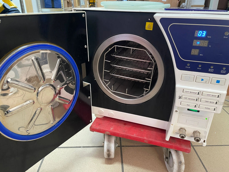 MDS LF-12L Autoclave MDS