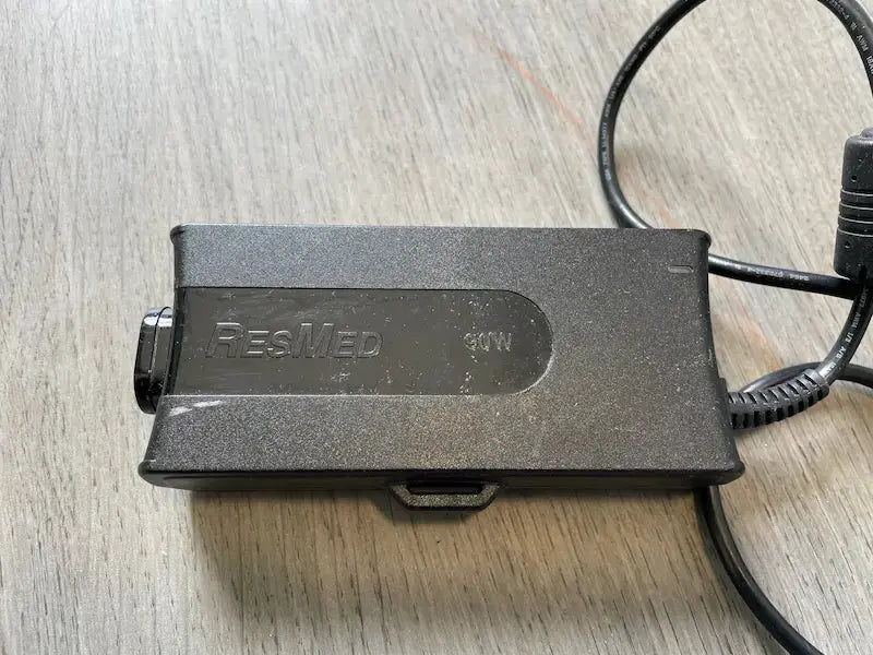 adaptateur-resmed-369102-chargeur-secteur-Gerät-s9.jpg