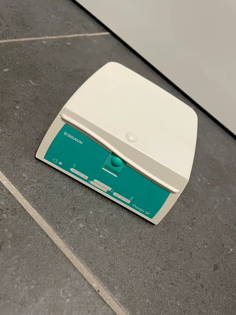 B Braun – Chargeur de Batterie pour Infusomat Space, Fiable et Compact - SelfiMed EUB Braun – Chargeur de Batterie pour Infusomat Space, Fiable et CompactÉquipement médical