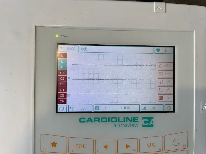 cardioline-ar1200view-enregistreur-ecg-compact-sacoche.jpg