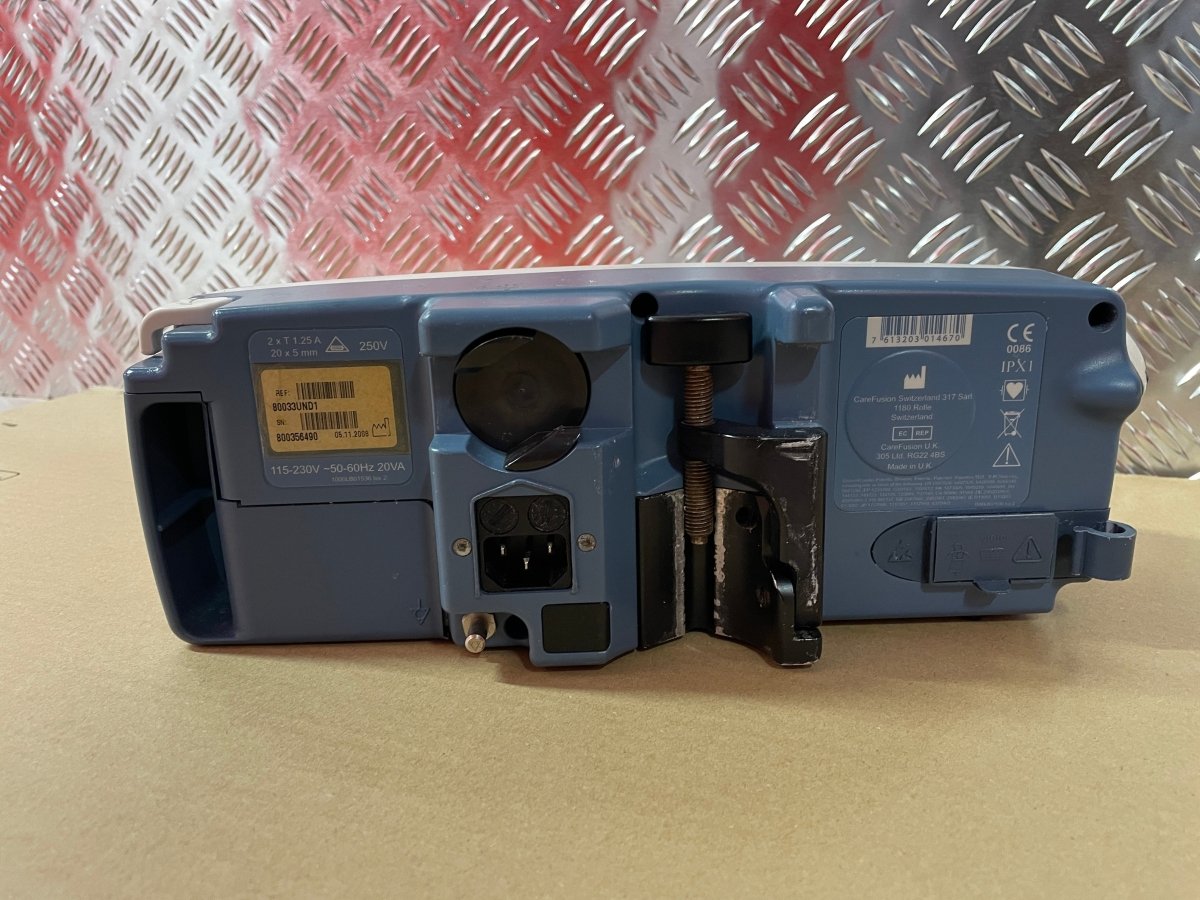 CareFusion Alaris CC – Pompe à Perfusion Avancée pour Soins Médicaux - SelfiMed EUCareFusion Alaris CC – Pompe à Perfusion Avancée pour Soins MédicauxÉquipement médical