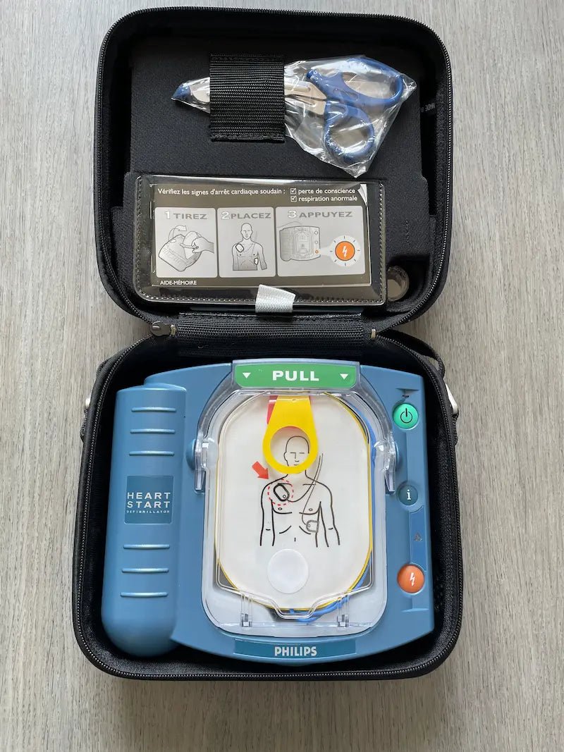 Défibrillateur Philips HeartStart HS1 – Appareil de Réanimation Cardiaque Semi - Automatique ( en Anglais ) - SelfiMed EUDéfibrillateur Philips HeartStart HS1 – Appareil de Réanimation Cardiaque Semi - Automatique ( en Anglais )Defibrillator
