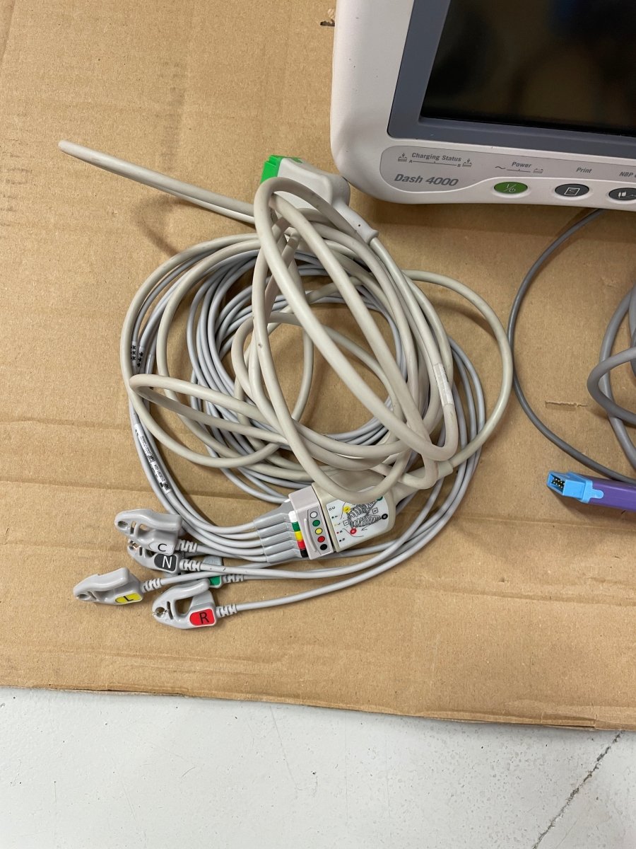 ge-dash-4000-moniteur-patient-soins-intensifs-surveillance.jpg