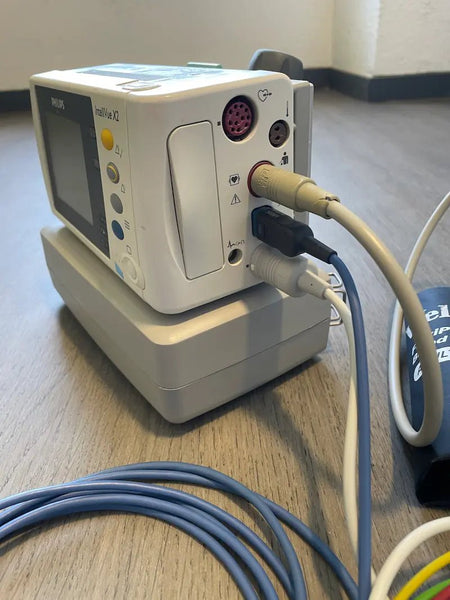Moniteur Patient Philips Intellivue X2 + Chargeur Réf: 865122 avec Câbles ECG, SpO2 et NIBP - SelfiMed EUMoniteur Patient Philips Intellivue X2 + Chargeur Réf: 865122 avec Câbles ECG, SpO2 et NIBPÉquipement médical