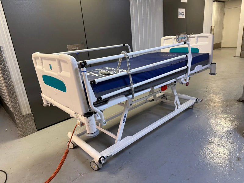 lit-medical-sidhil-innov8-low-avec-matelas-hopital.jpg