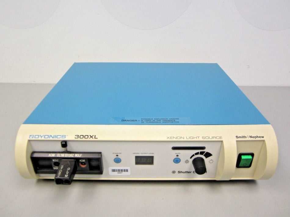 smith-&-nephew-dyonics-xenon-xl-source-lumineuse-pour-endoscopie.jpg